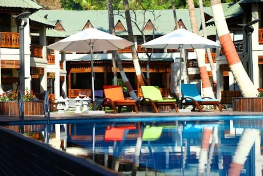 Sandyy Wavess Beach Resort_1